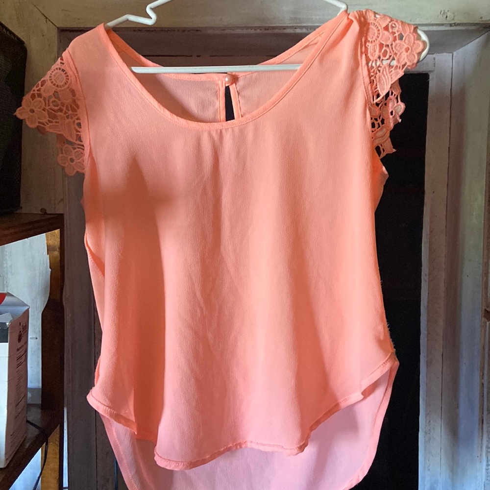 Cute summer blouse rue 21 peach very cute on warm evening out